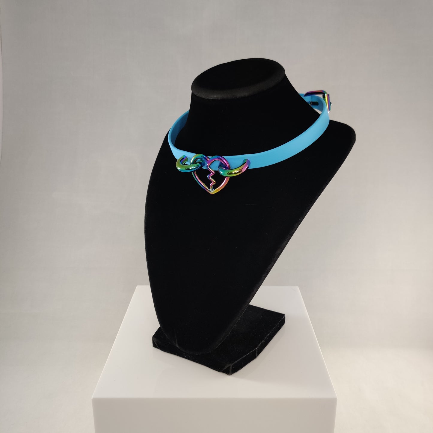Rainbow Heart Breaker choker in blue