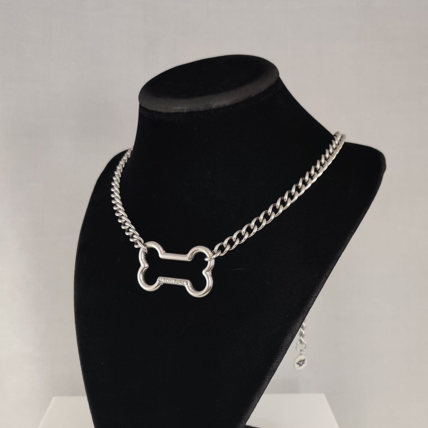 Doggy Bone chain choker