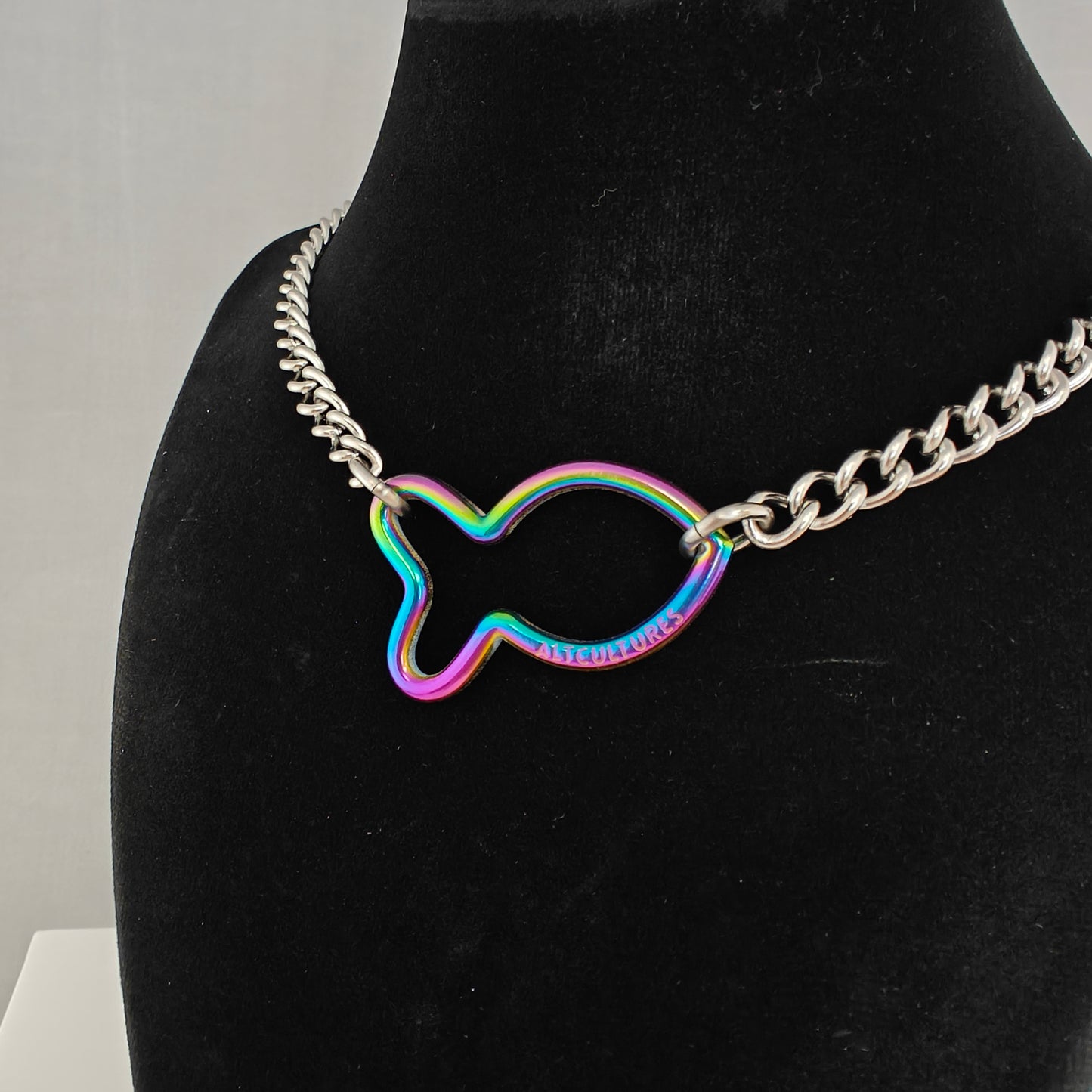 Kitty Kibble chain choker