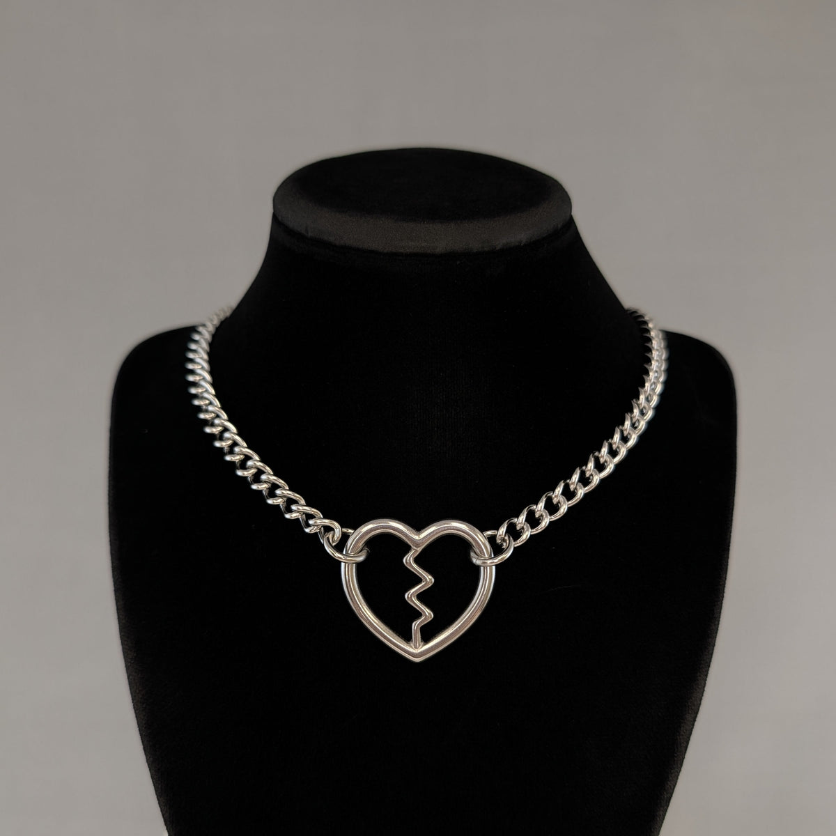 Heart Breaker chain choker