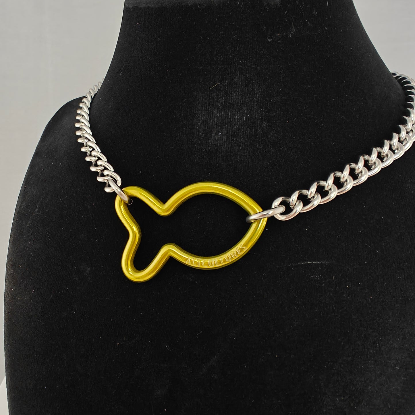 Kitty Kibble chain choker